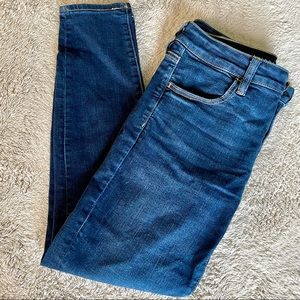 American Eagle Next Level Stretch dark wash jeggings